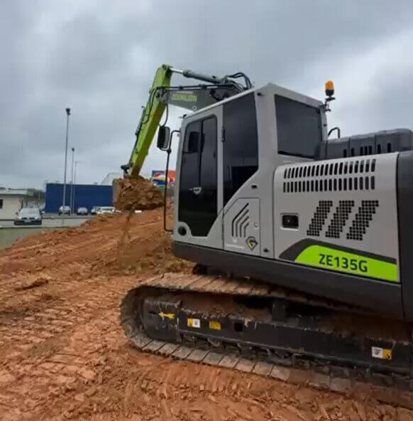 Featured image for “Escavadeira Zoomlion ZE135G comprova desempenho em operação em Blumenau (SC)”